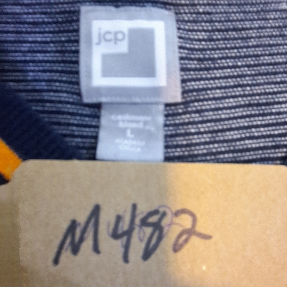 JCP Men's Navy Striped Cashmere Blend Sweater In A Size Large. EUC. - Picture 6 of 7